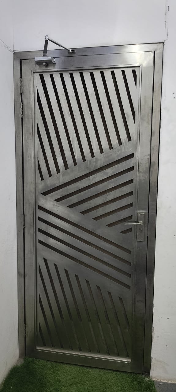 SS Diagonal-Slot Safety Door