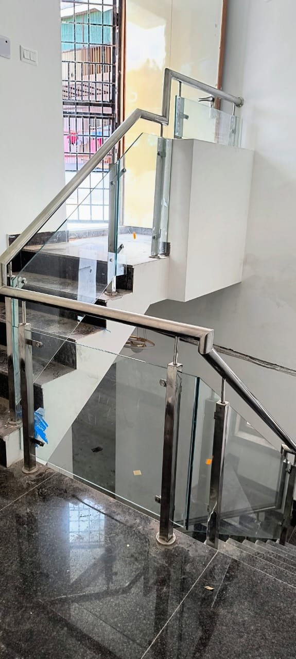 SS & Glass Staircase Railing